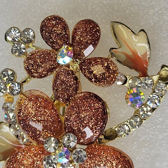 Large Rhinestone Flower Brooch - Picture 7 of 11